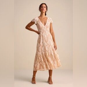 Rohanna Ivory Blush Nude Lace Short Cap Sleeve Tiered Midi Dress | Size Medium